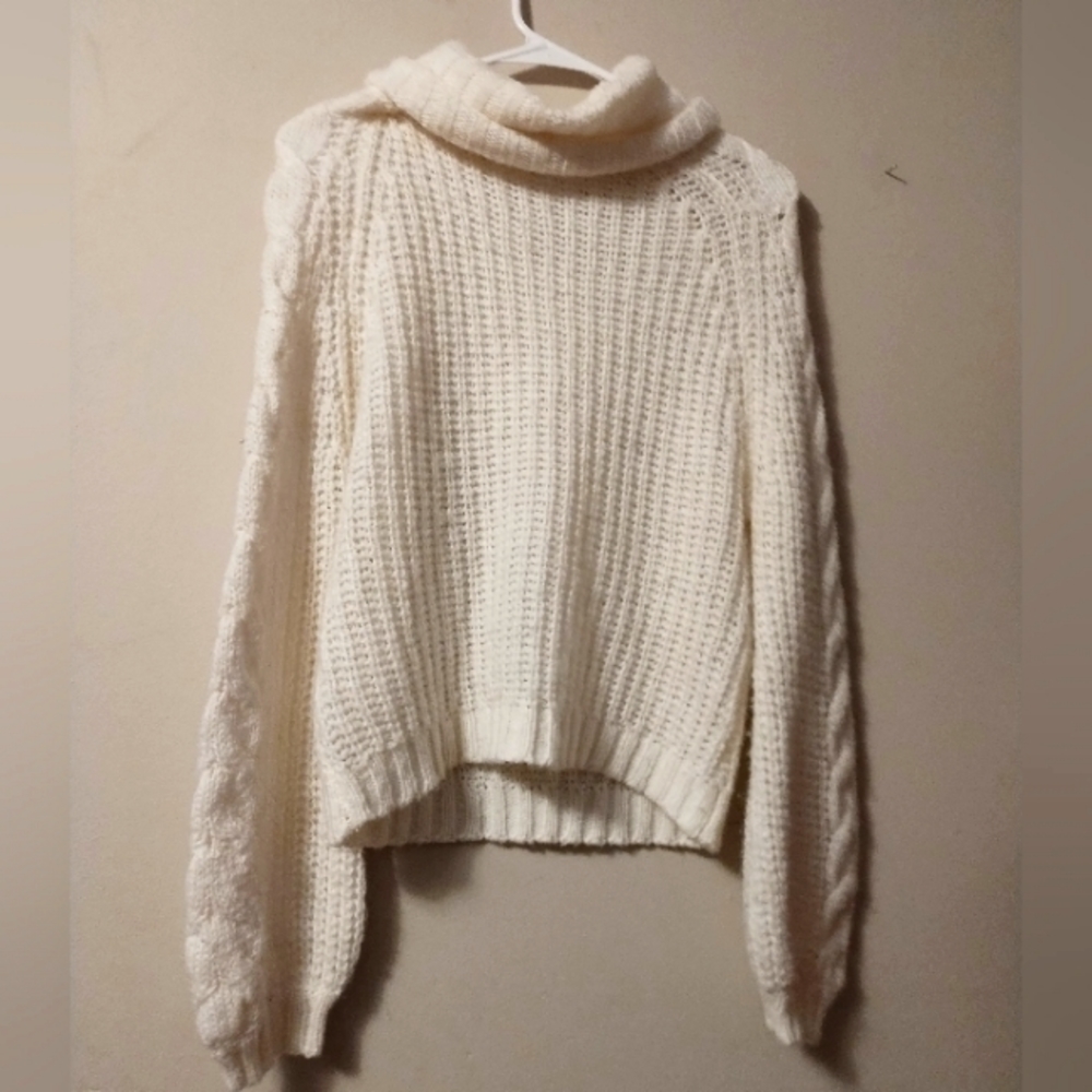 White knitted sweater